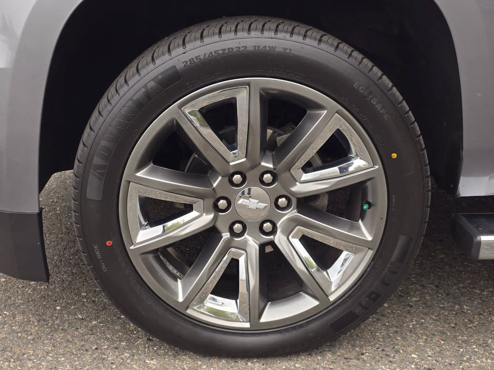 Used 2019 Chevrolet Tahoe LT w/ LT Signature Package AWD/4WD image 8