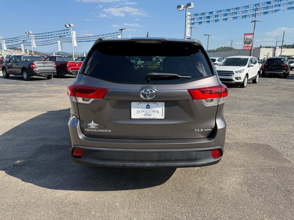 Used 2017 Toyota Highlander XLE image 8