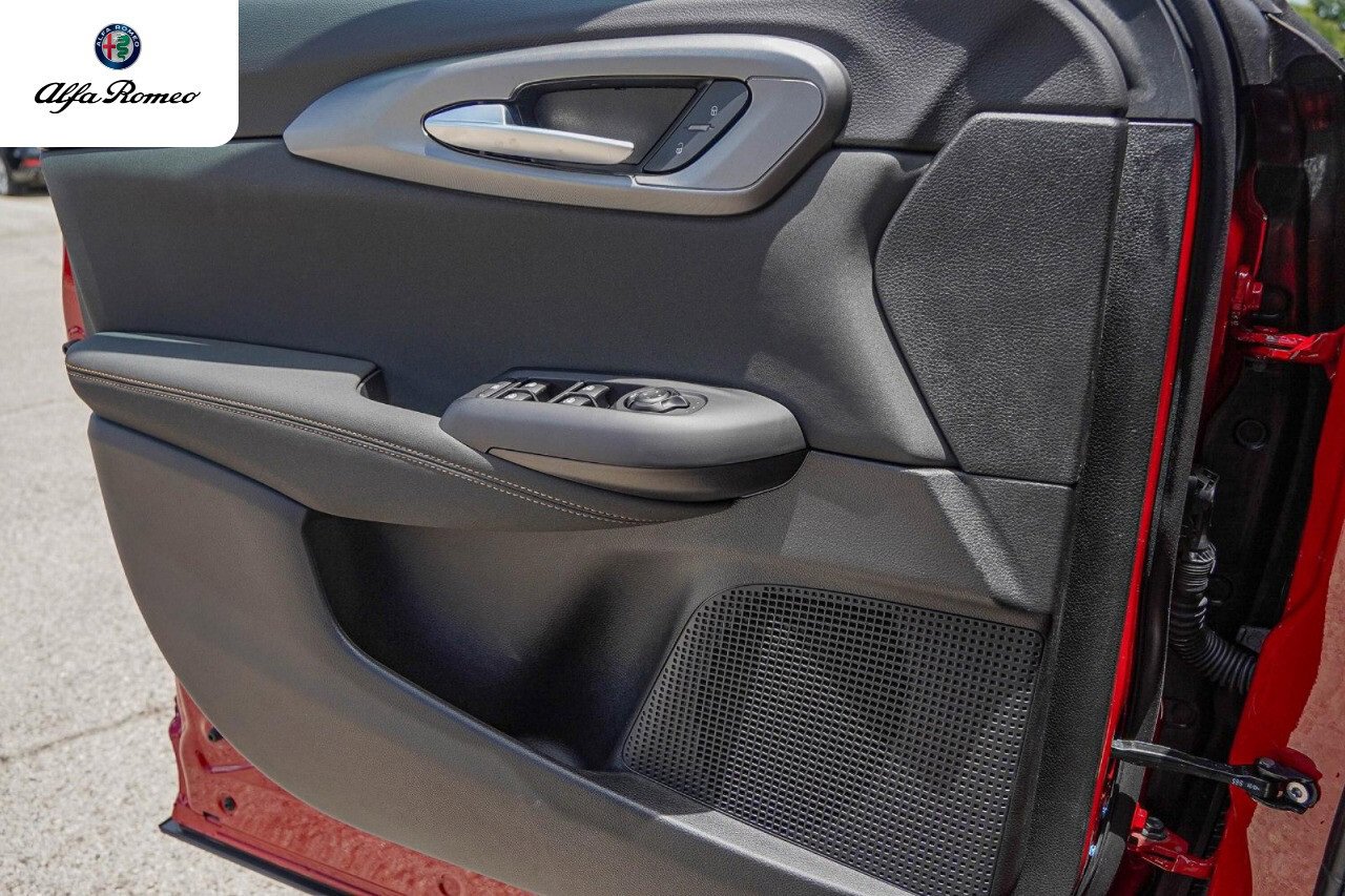 New 2025 Alfa Romeo Tonale image 16