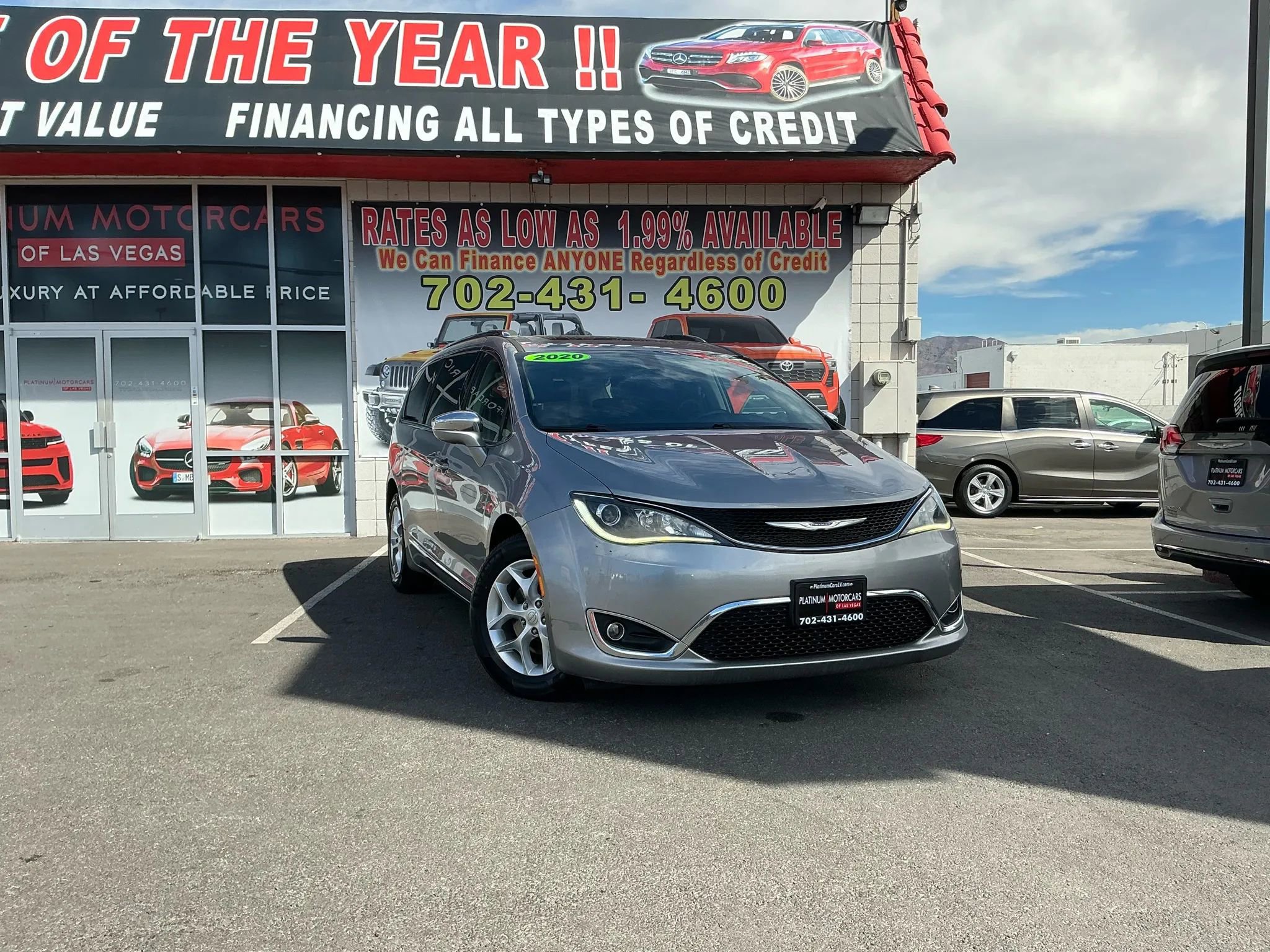 Used 2020 Chrysler Pacifica Limited FWD image 2