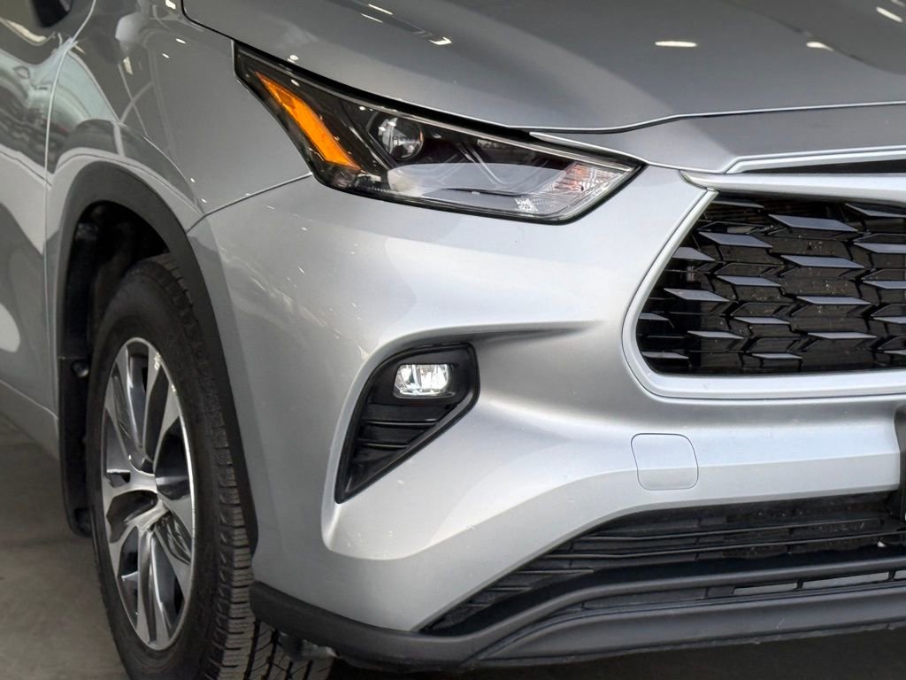 Used 2024 Toyota Highlander XLE image 9