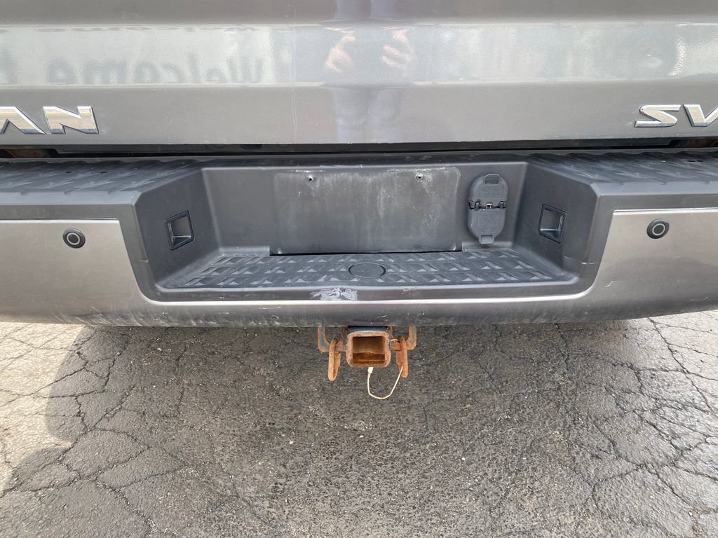 Used 2017 Nissan Titan SV AWD/4WD image 4