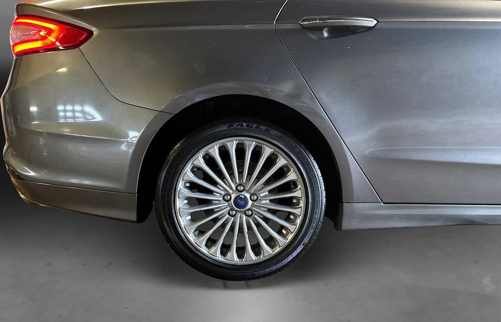 Used 2013 Ford Fusion Titanium FWD image 18