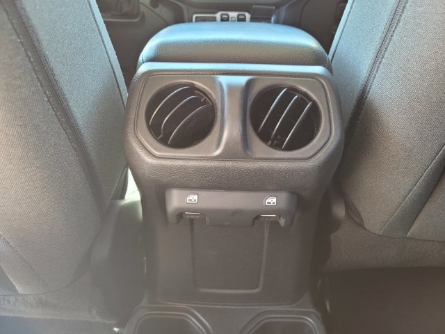 Used 2024 Jeep Wrangler Unlimited Sport AWD/4WD image 17