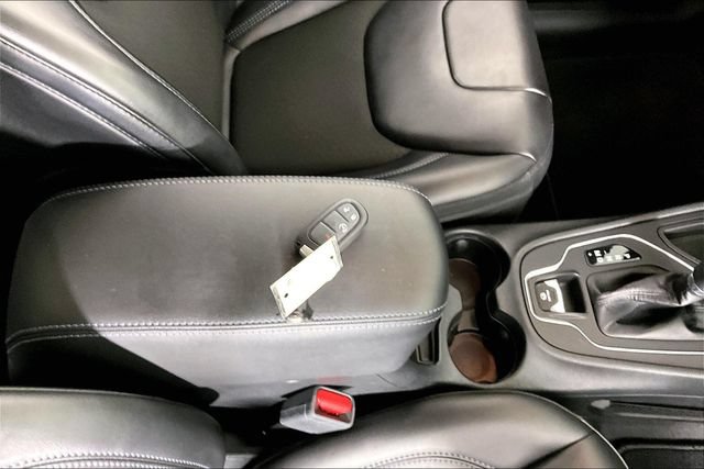 Used 2021 Jeep Cherokee Latitude Plus FWD image 32