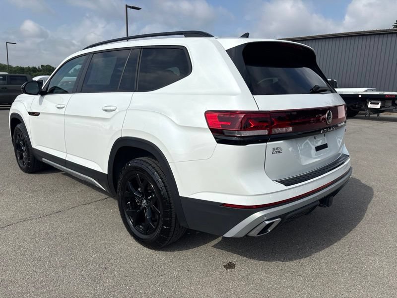 Used 2024 Volkswagen Atlas Peak Edition SEL AWD/4WD image 5