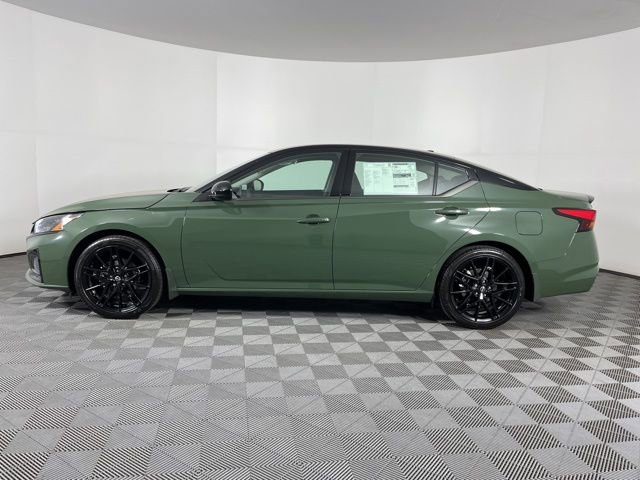 New 2026 Nissan Altima 2.5 SR w/ SR Midnight Edition Package FWD image 7