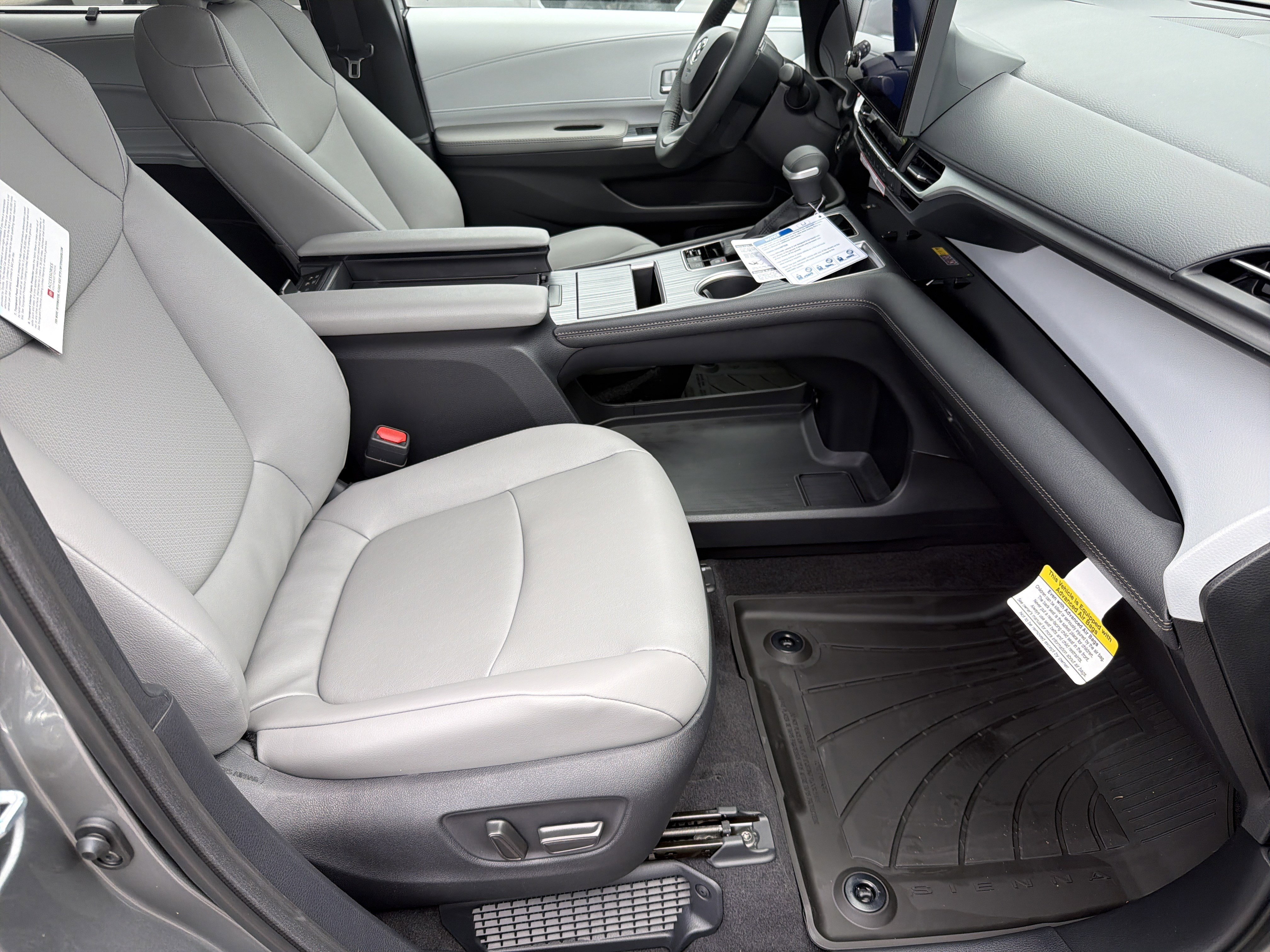 New 2026 Toyota Sienna XLE AWD/4WD image 13