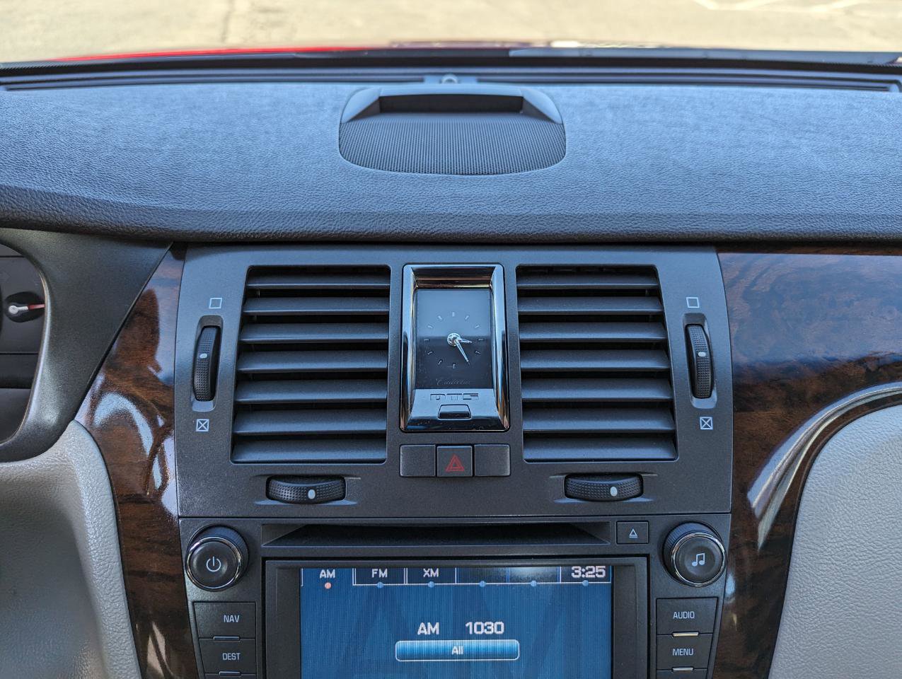 Used 2011 Cadillac DTS Premium w/ Driver Awareness Package FWD image 20