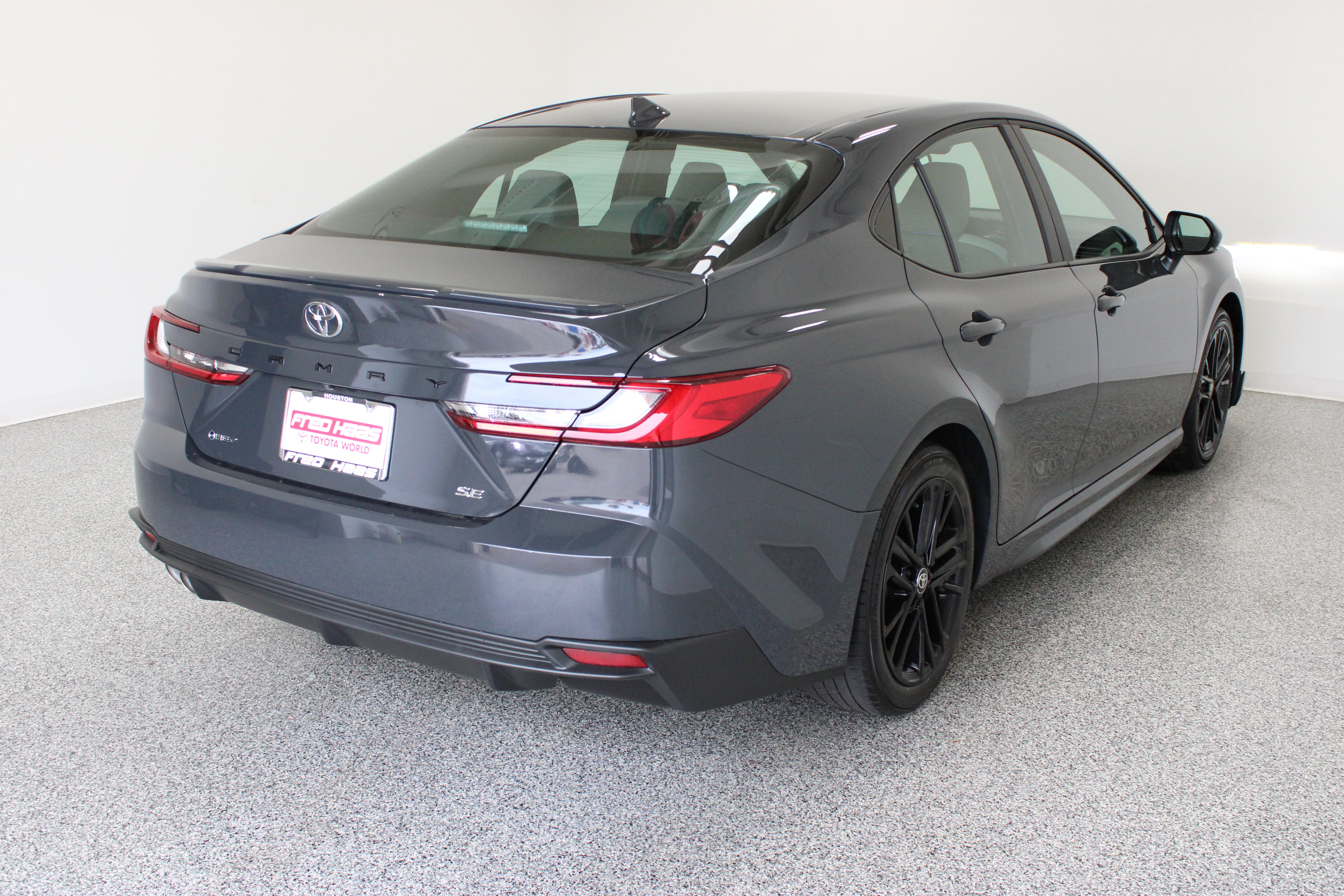 Used 2026 Toyota Camry SE FWD image 7