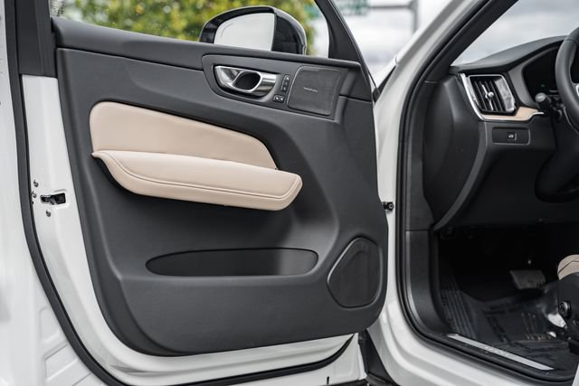 New 2026 Volvo XC60 B5 Plus w/ Protection Package Premier image 38