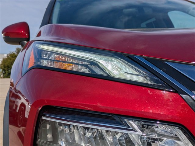 Used 2023 Nissan Rogue SV image 10