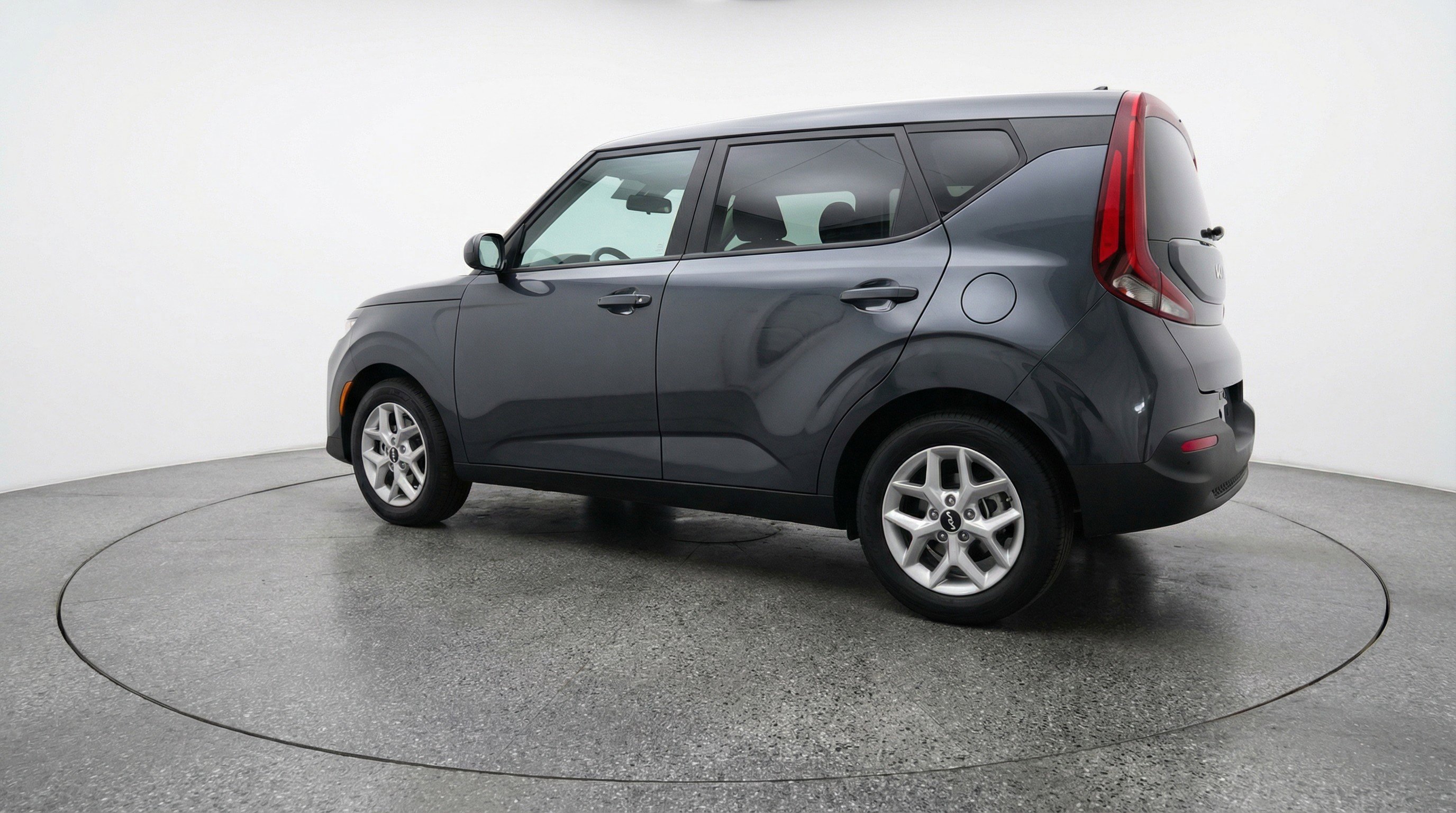 Used 2025 Kia Soul LX w/ LX Technology Package FWD image 6