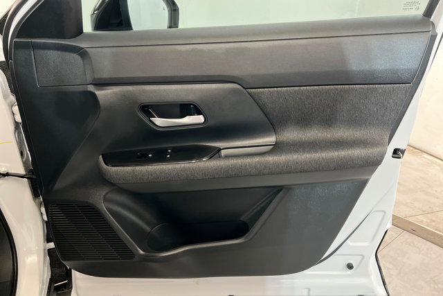 Used 2026 Nissan Kicks SV FWD image 23