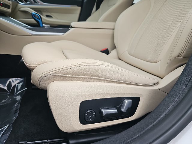 Used 2022 BMW i4 eDrive40 w/ Premium Package RWD image 29
