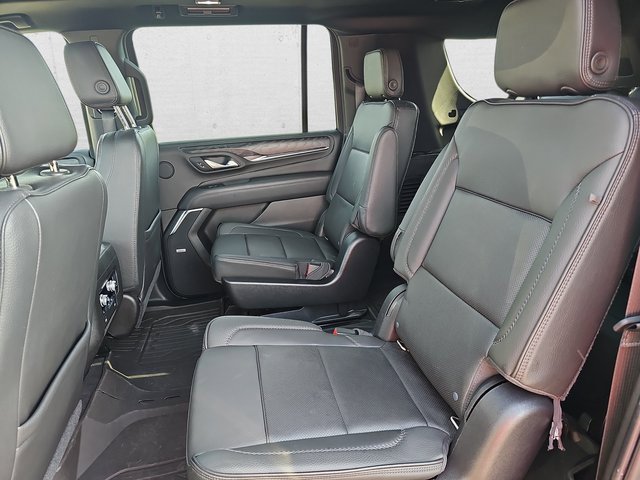 Used 2021 GMC Yukon XL Denali w/ Denali Premium Package image 15