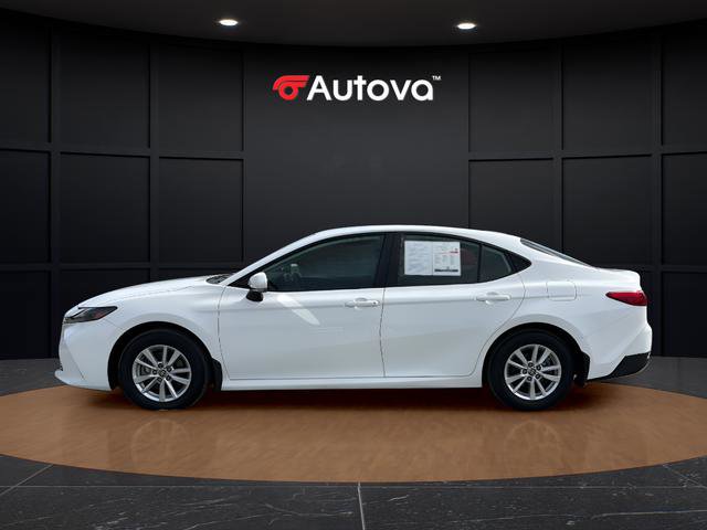 Used 2025 Toyota Camry LE AWD/4WD image 2