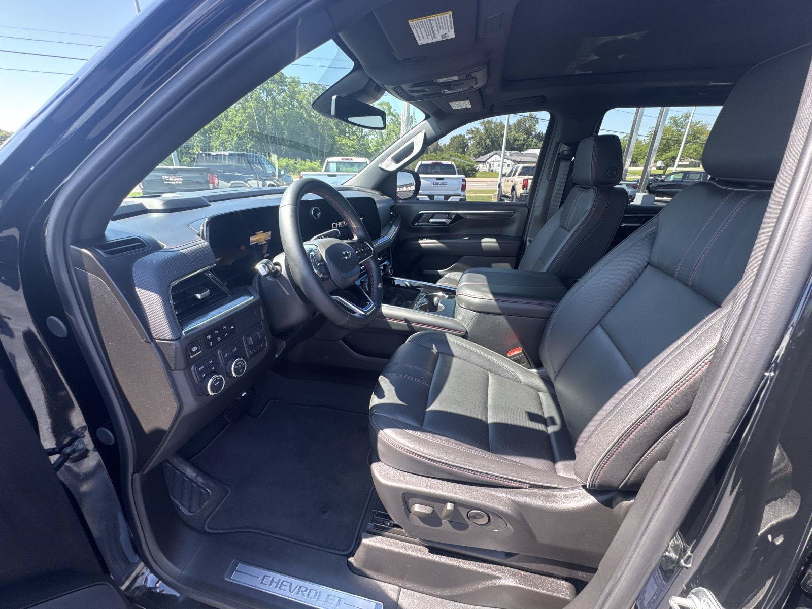 Used 2025 Chevrolet Tahoe RST w/ Comfort Package AWD/4WD image 7