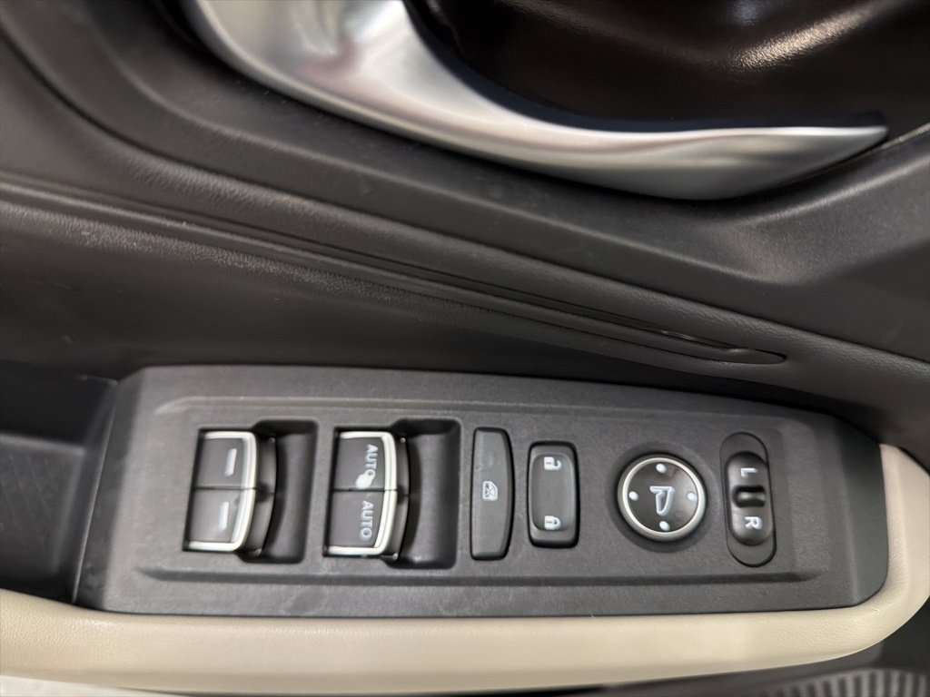 Used 2023 Honda Accord EX image 10