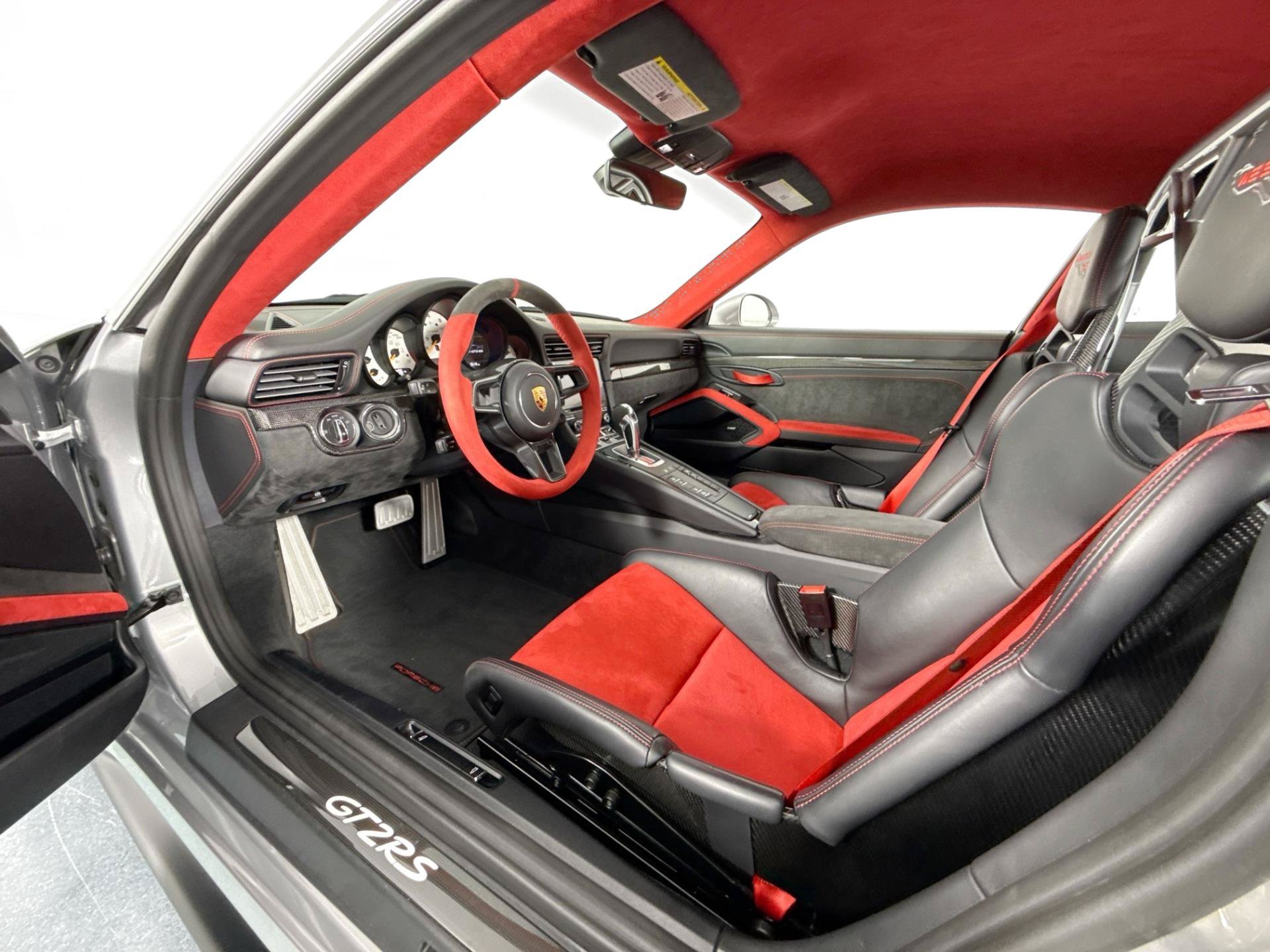 Used 2018 Porsche 911 GT2 RS RWD image 48