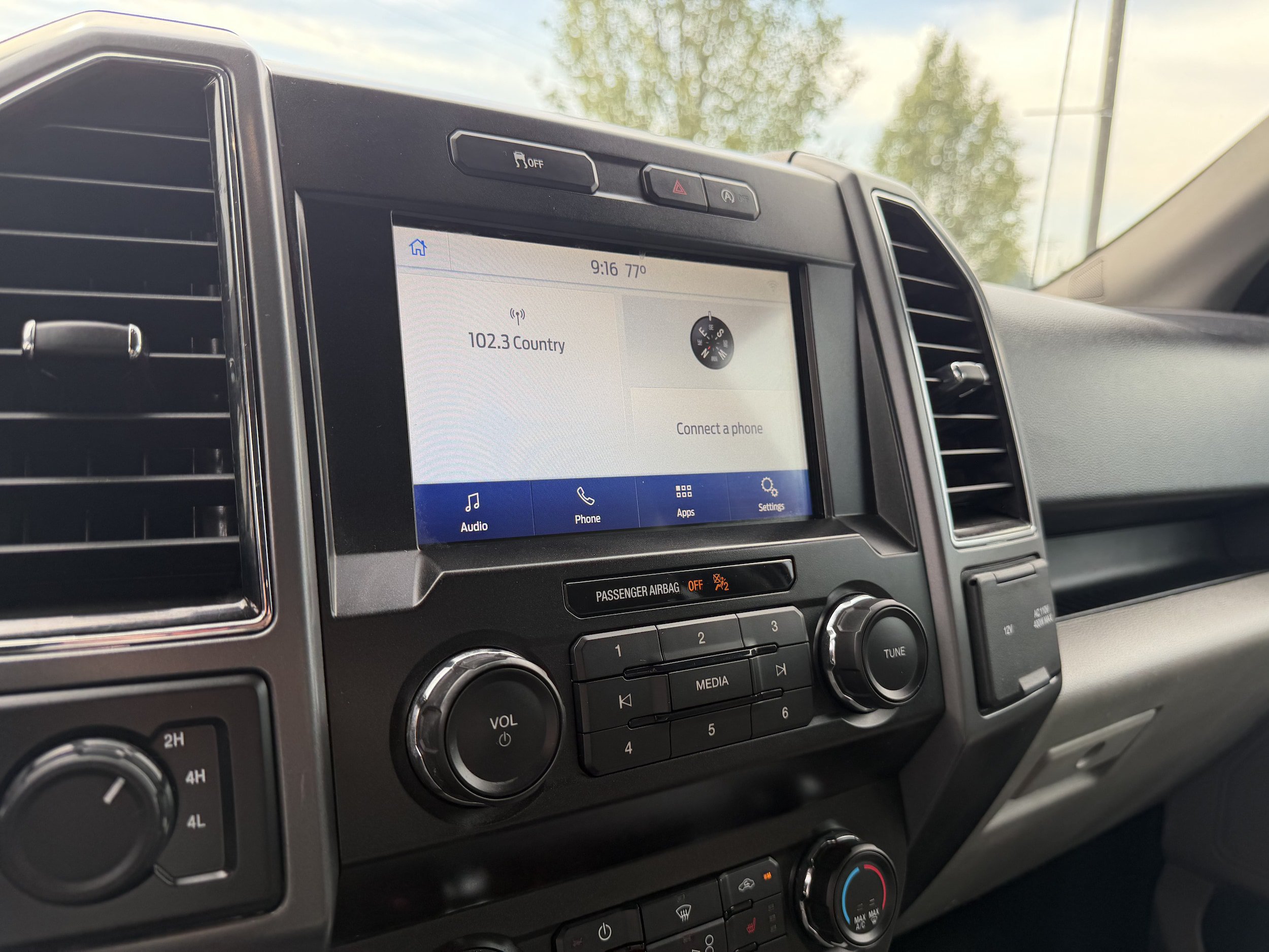 Used 2020 Ford F150 XLT w/ Equipment Group 302A Luxury AWD/4WD image 21