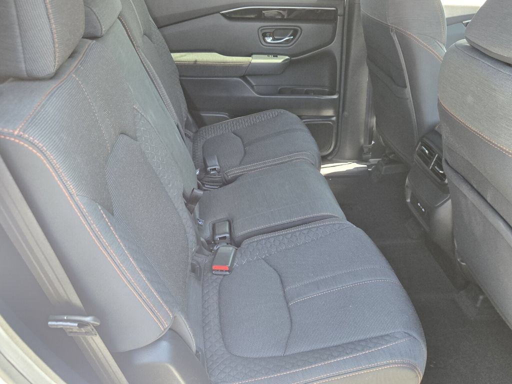 Certified 2025 Honda Pilot Sport image 15