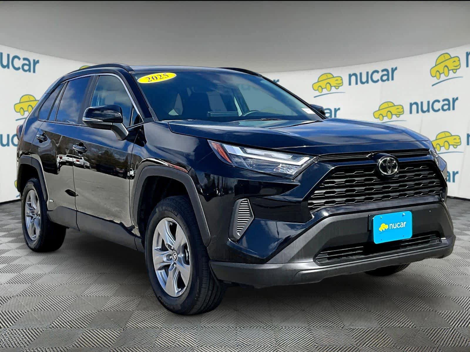 Used 2025 Toyota RAV4 XLE AWD/4WD image 1