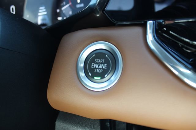 Used 2024 GMC Canyon AT4 w/ Canyon Safety Plus Package image 18