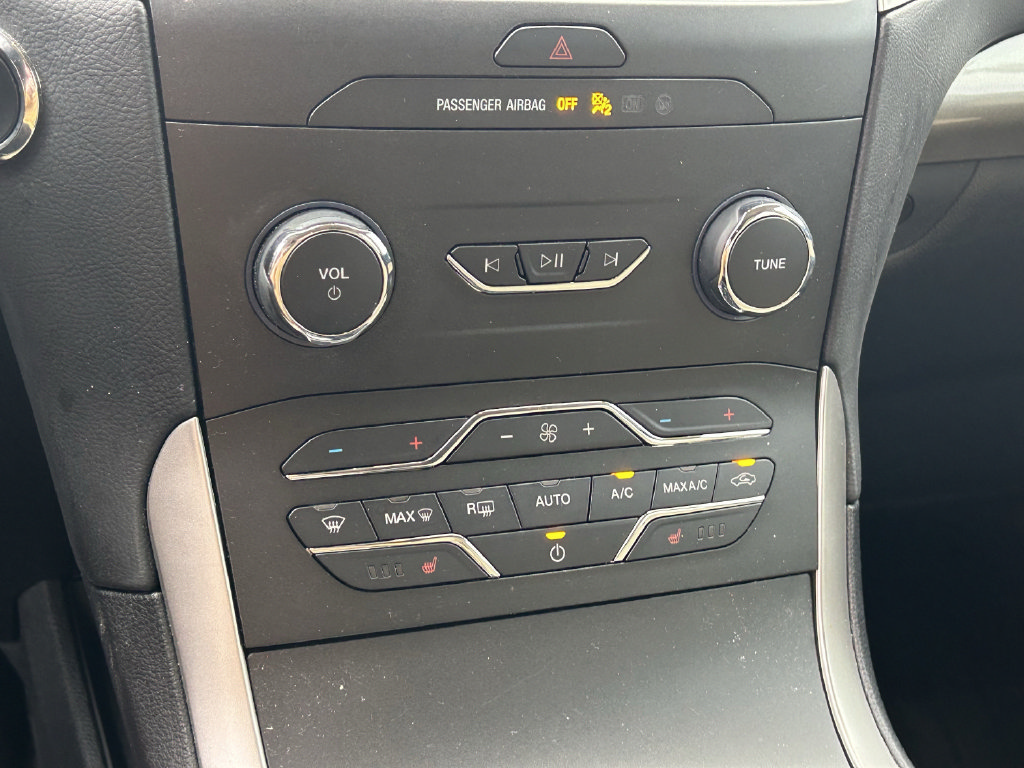 Used 2020 Ford Edge SEL w/ Convenience Package AWD/4WD image 28