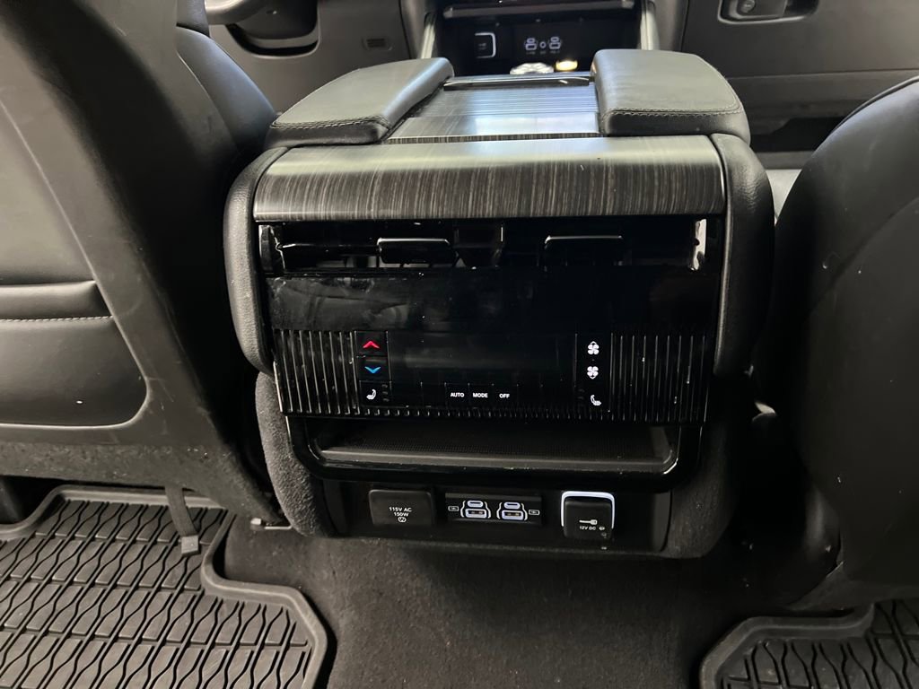 Used 2024 Jeep Wagoneer L Series II w/ Flexible Seating Group image 24