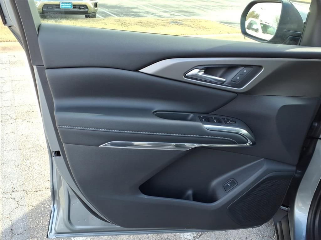 New 2026 Chevrolet Traverse LT w/ Sun and Wheel Package image 9