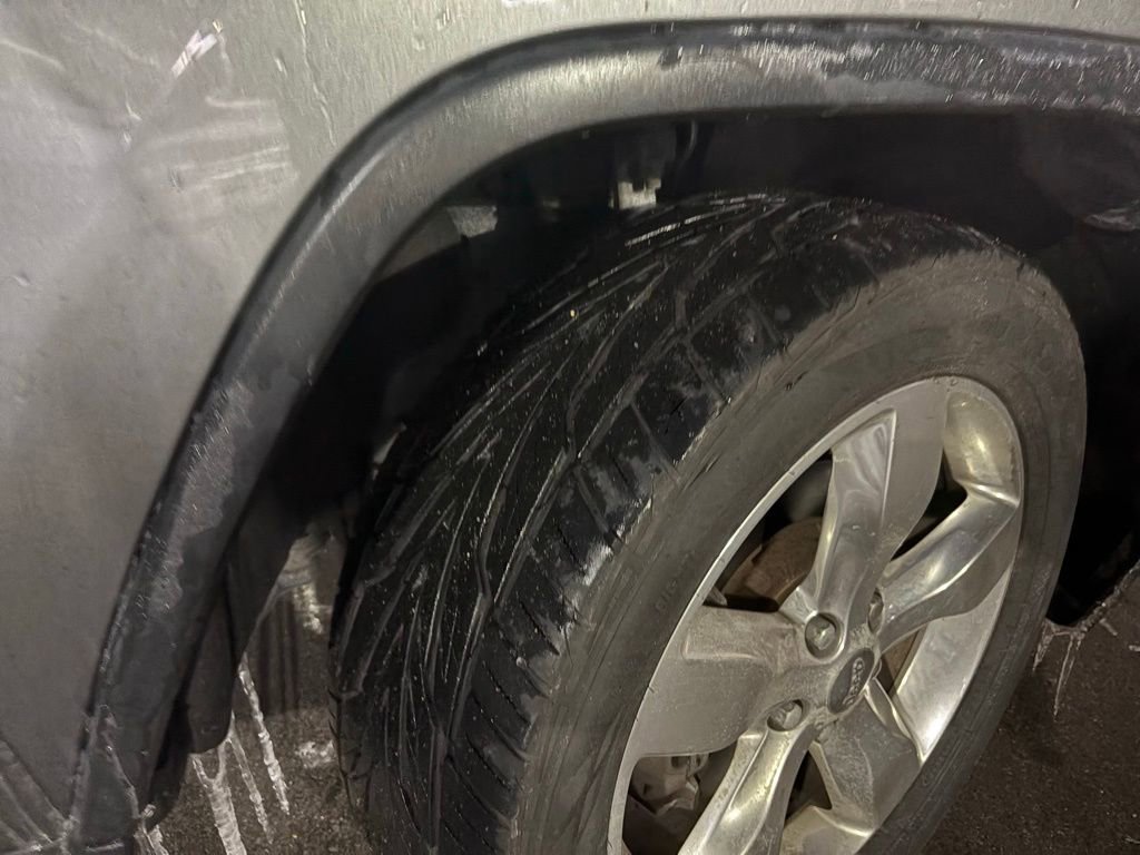 Used 2013 Jeep Grand Cherokee Overland Summit image 5