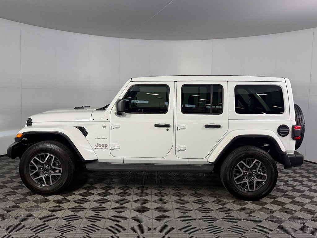 Used 2024 Jeep Wrangler Unlimited Sahara w/ Technology Group AWD/4WD image 10