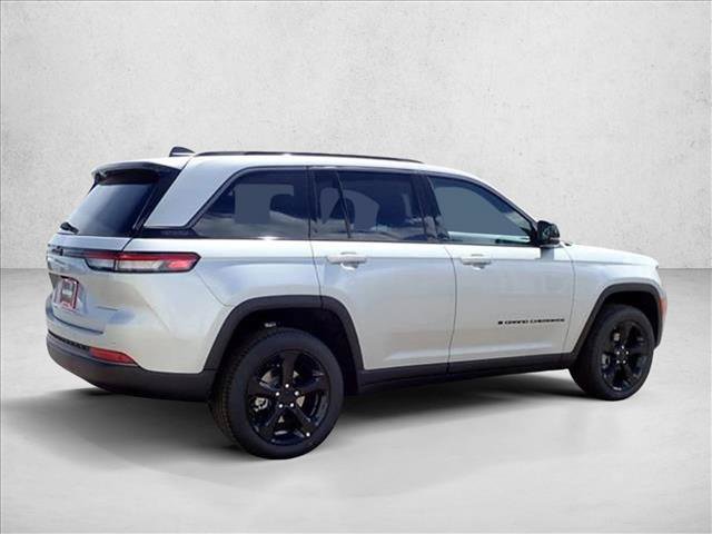 New 2026 Jeep Grand Cherokee Limited w/ Limited Altitude Package AWD/4WD video 4