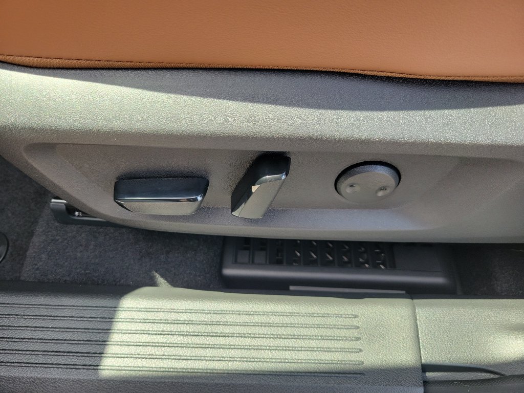 New 2026 Nissan Rogue Platinum AWD/4WD image 17