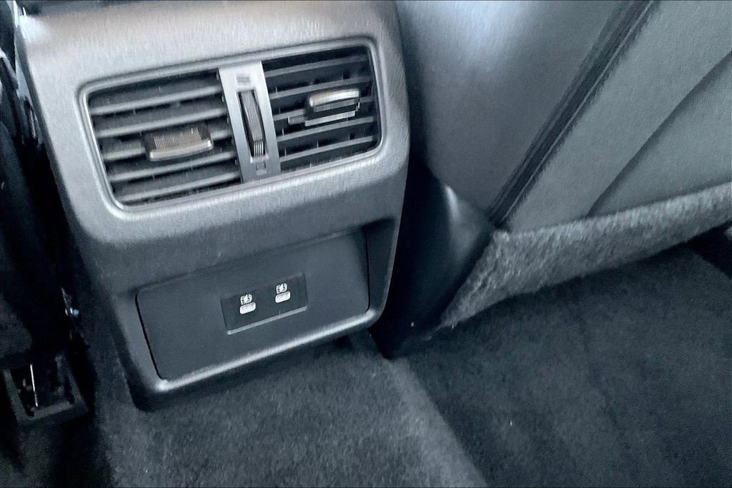 Used 2025 Nissan Rogue SV FWD image 10