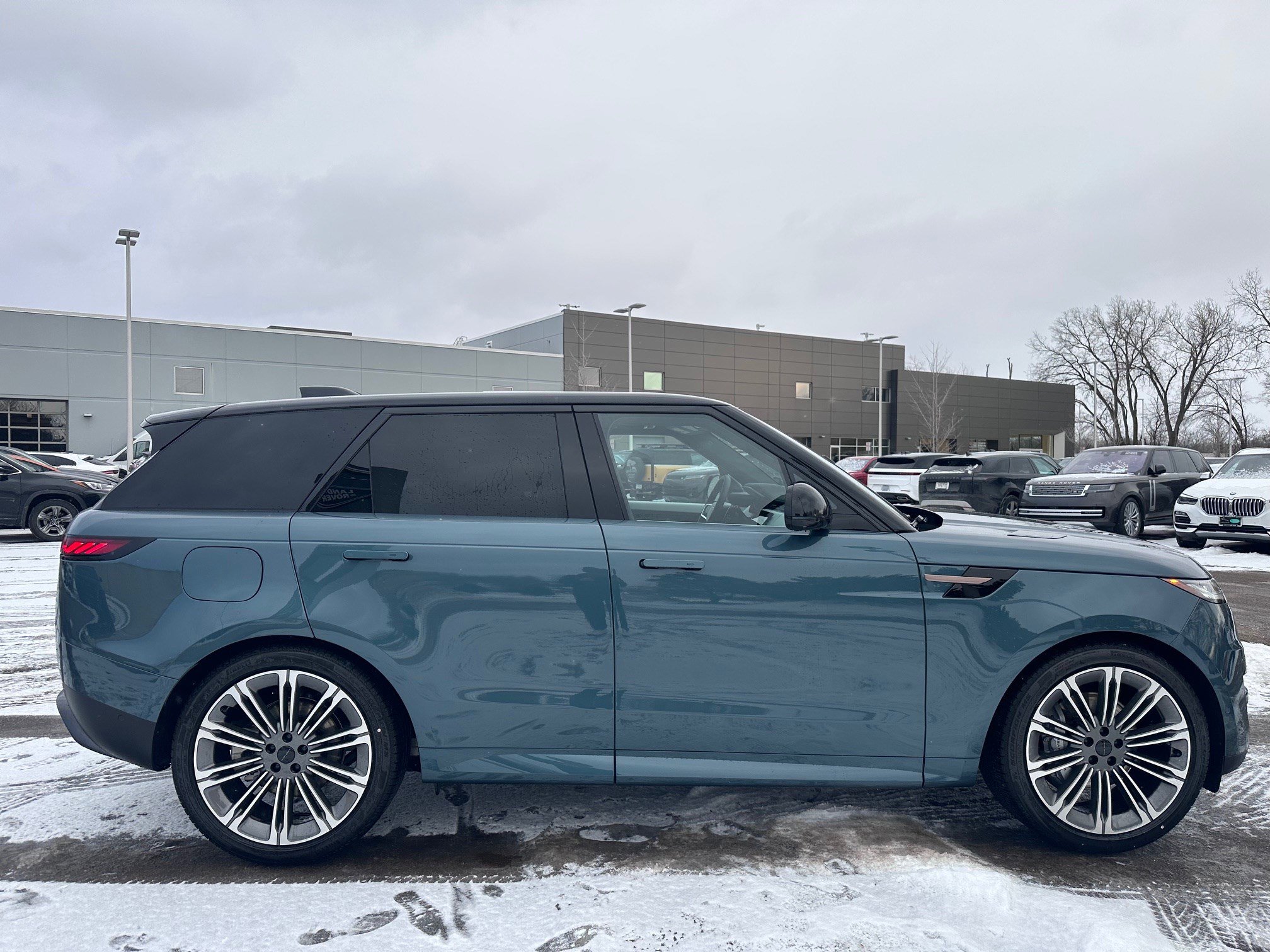 New 2026 Land Rover Range Rover Sport SE image 4