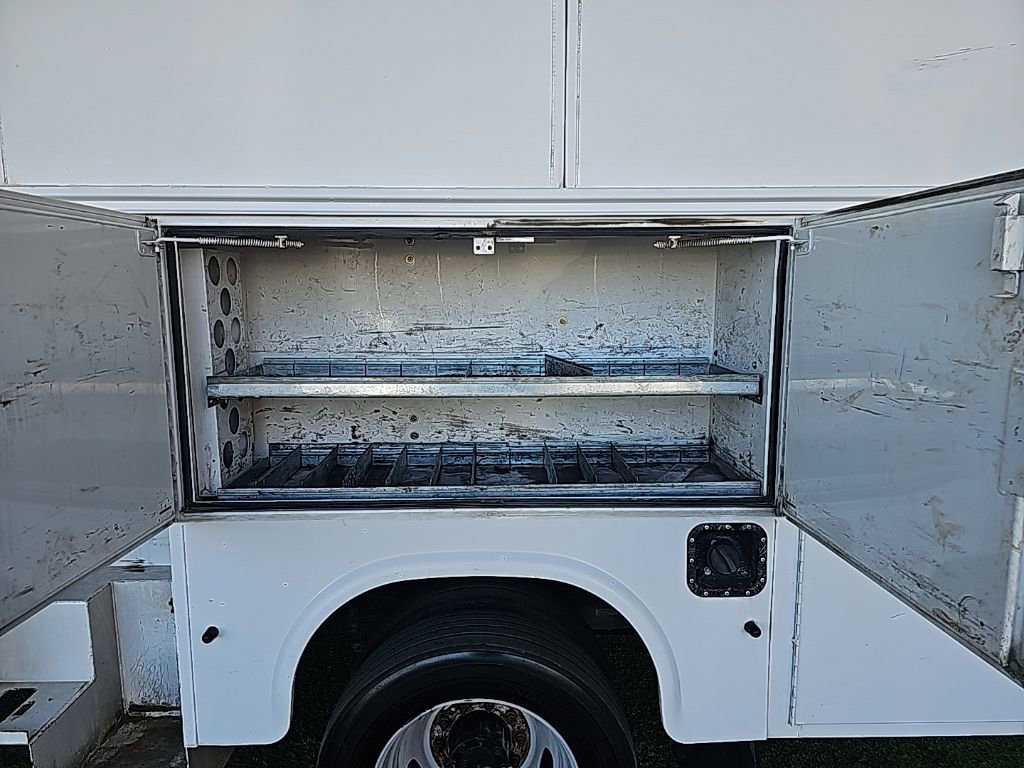 Used 2013 Ford F550 2WD Regular Cab Super Duty w/ Payload Upgrade Pkg image 21