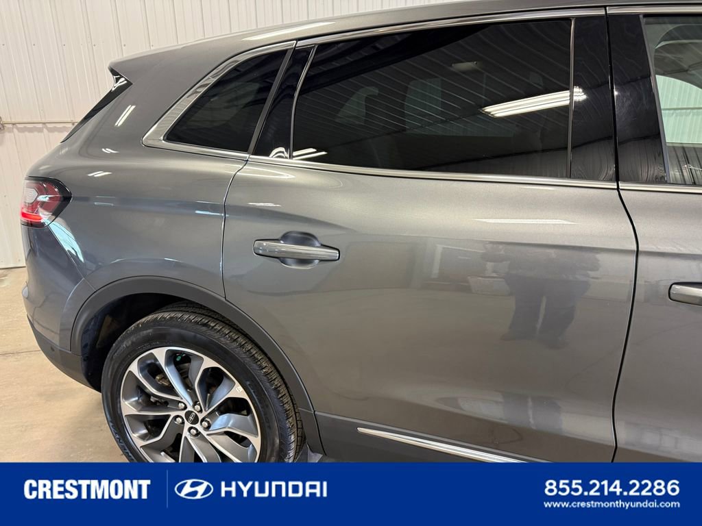 Used 2023 Lincoln Nautilus Reserve AWD/4WD image 24