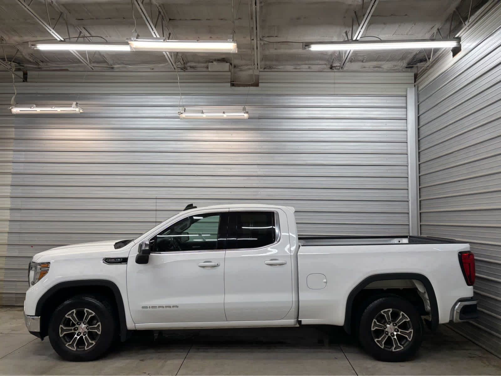 Used 2019 GMC Sierra 1500 SLE w/ Trailering Package RWD image 8