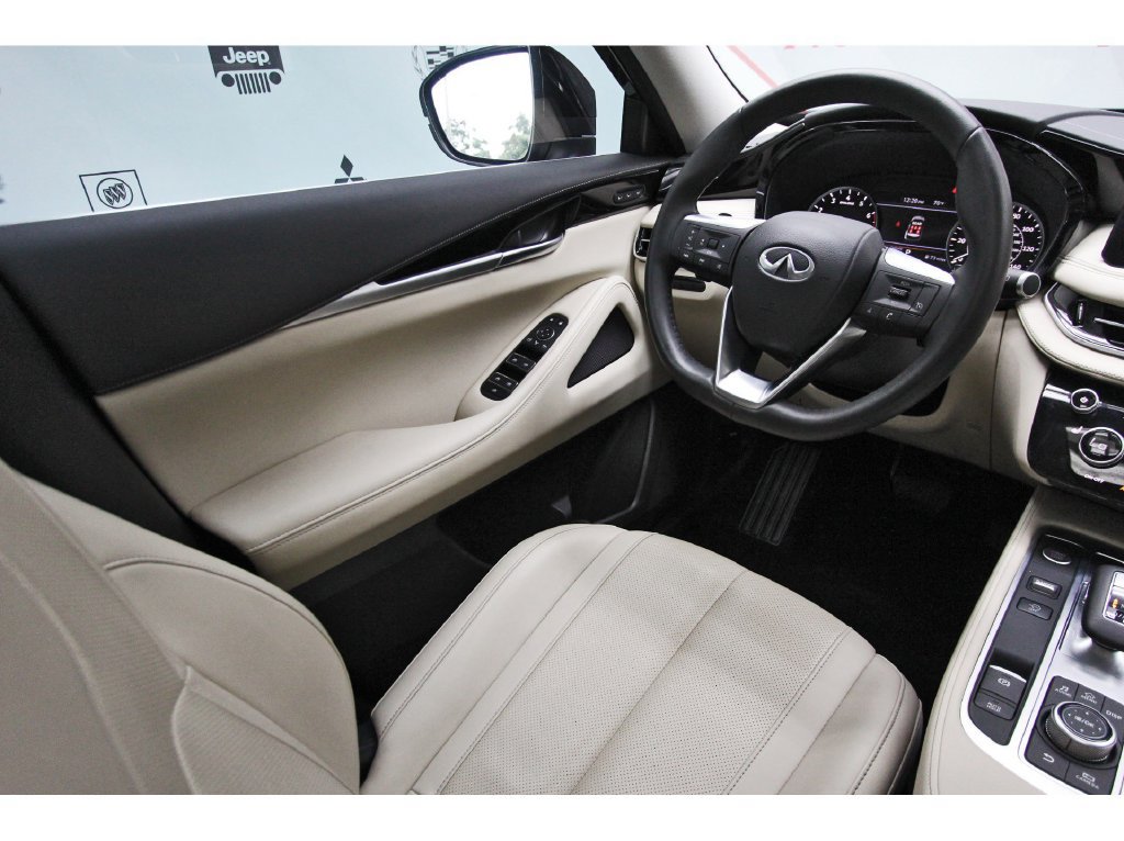Used 2025 INFINITI QX60 Pure w/ Cargo Package FWD image 8