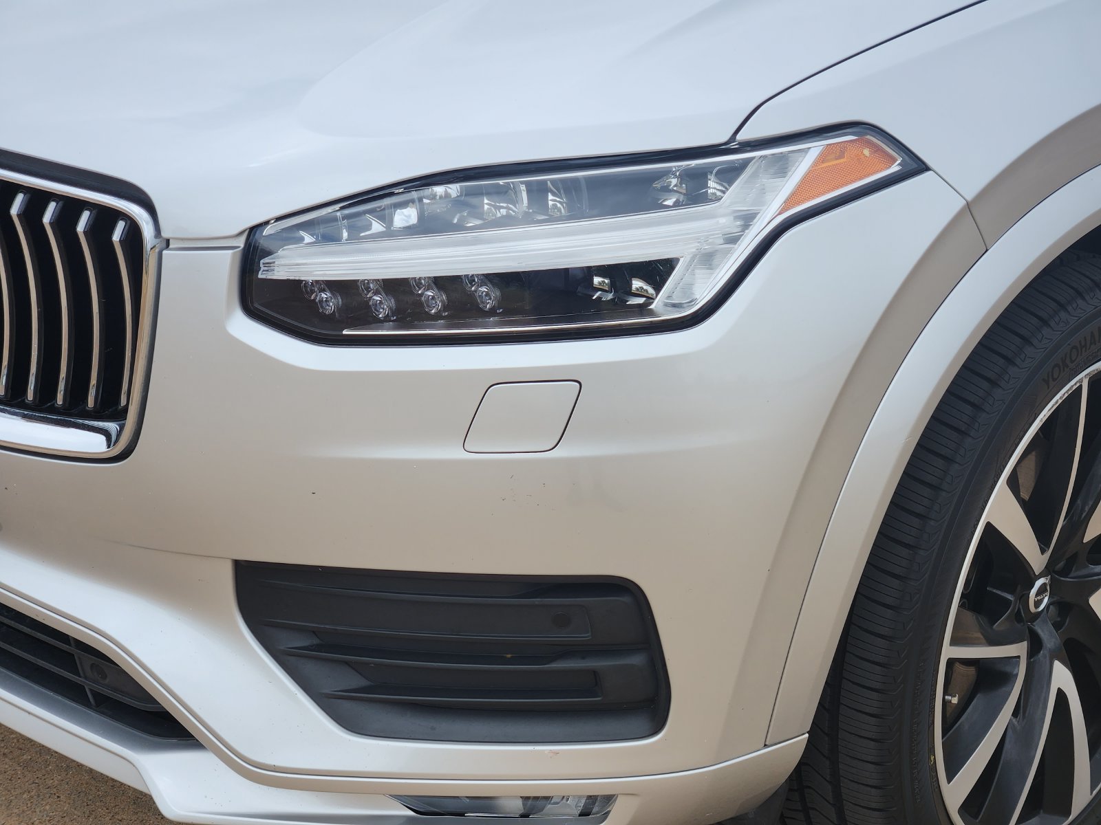 Used 2021 Volvo XC90 T6 Momentum w/ Protection Package Premier AWD/4WD image 9