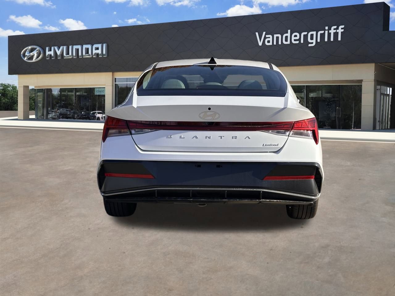 Certified 2025 Hyundai Elantra Limited image 9