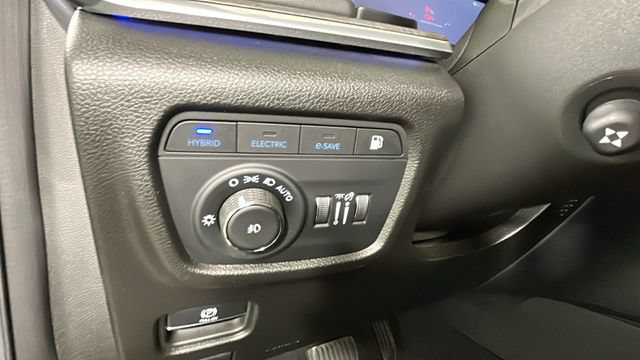 Used 2023 Jeep Grand Cherokee Overland AWD/4WD image 20