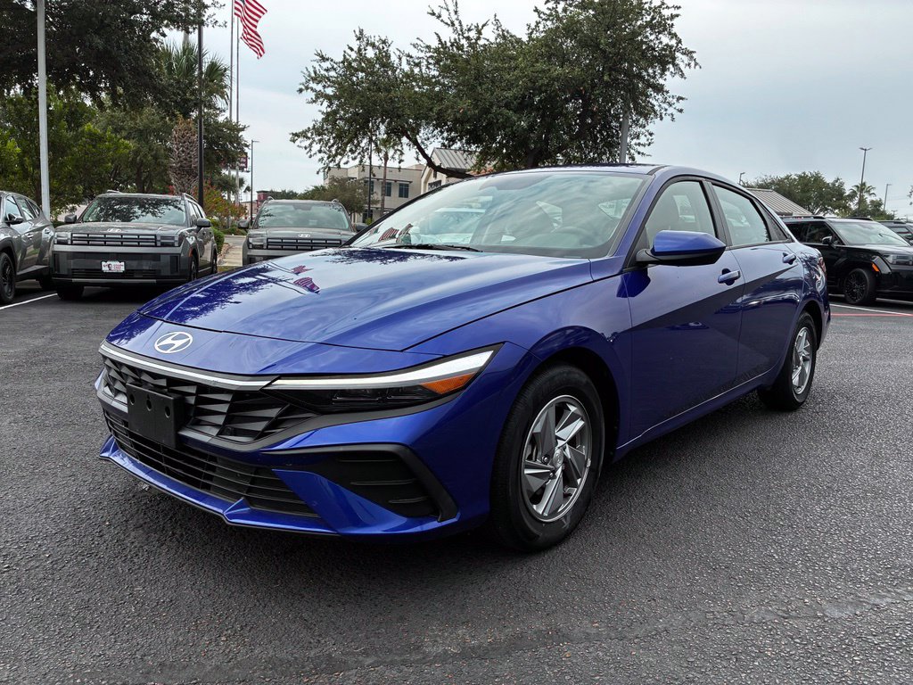 Used 2025 Hyundai Elantra SE