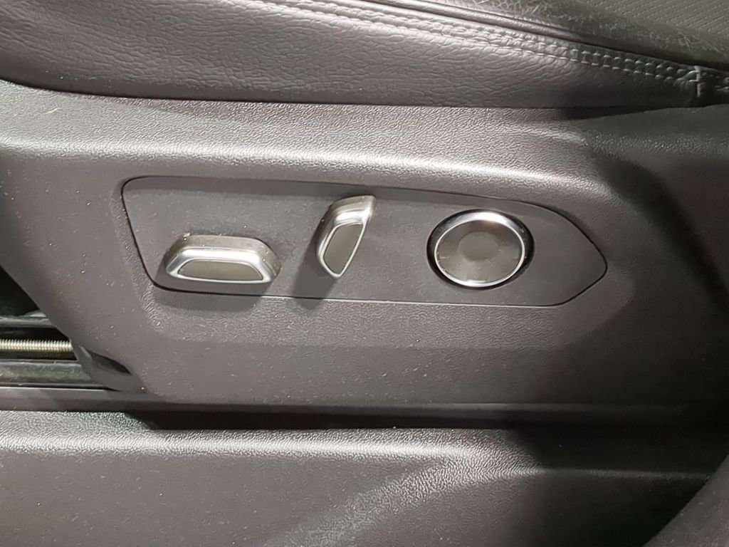 Used 2024 GMC Yukon Denali image 17