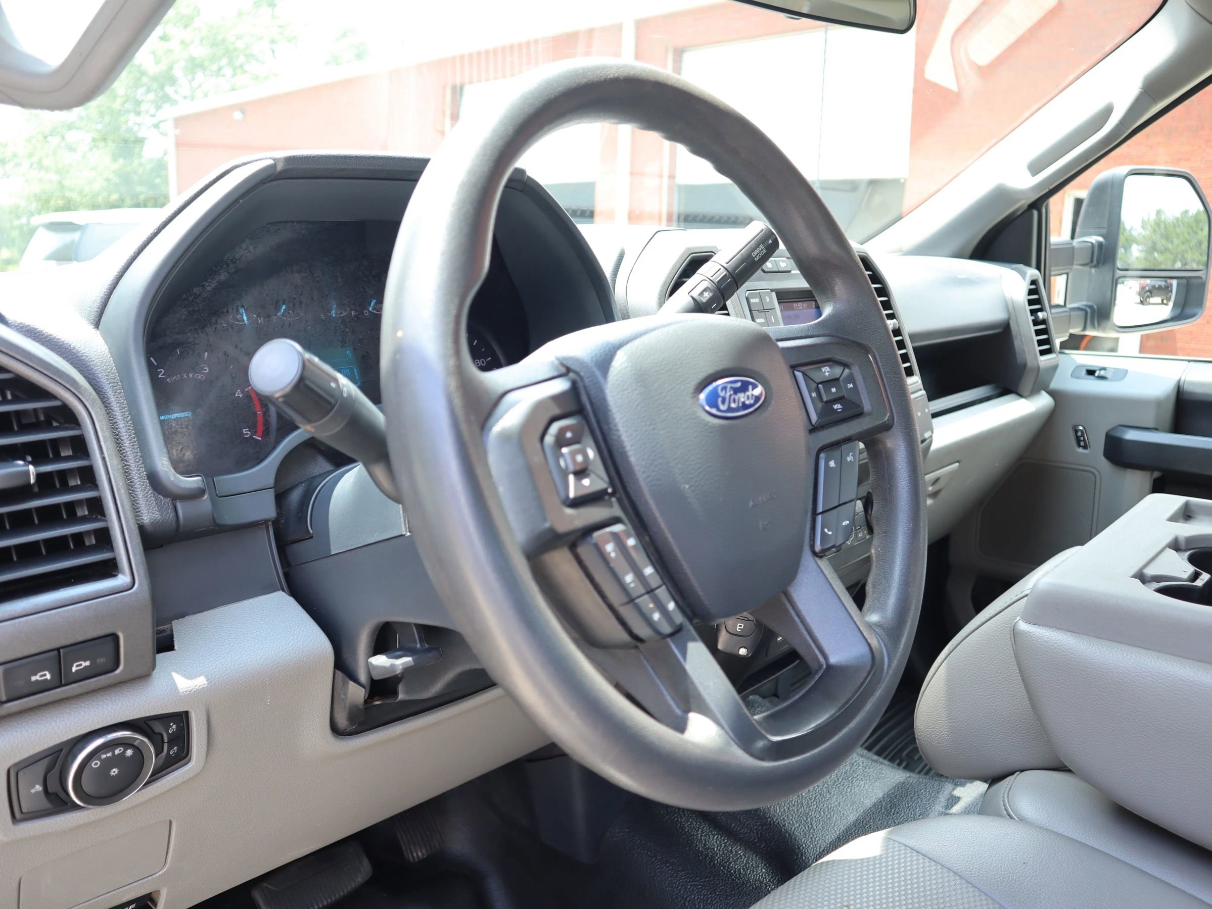 Used 2022 Ford F550 4x4 Crew Cab Super Duty w/ Power Equipment Group image 15