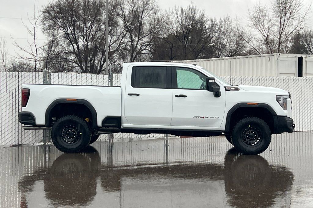 New 2026 GMC Sierra 2500 AT4X w/ AT4X AEV Edition image 3