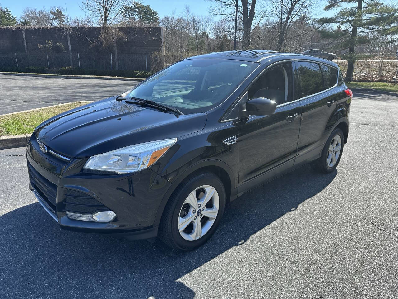 Used 2016 Ford Escape SE w/ SE Cold Weather Package image 3