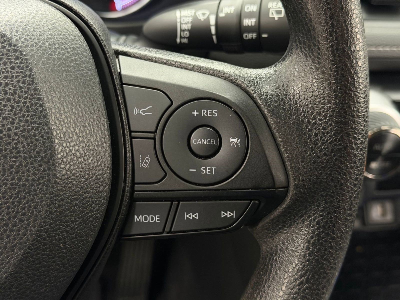 Used 2023 Toyota RAV4 XLE AWD/4WD image 24